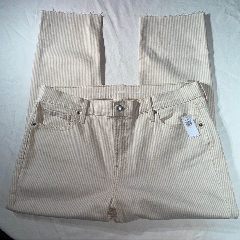 Old navy ladies, jeans, size 14 (NWT)